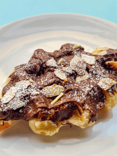 Nutella & Nuts Croiffle
